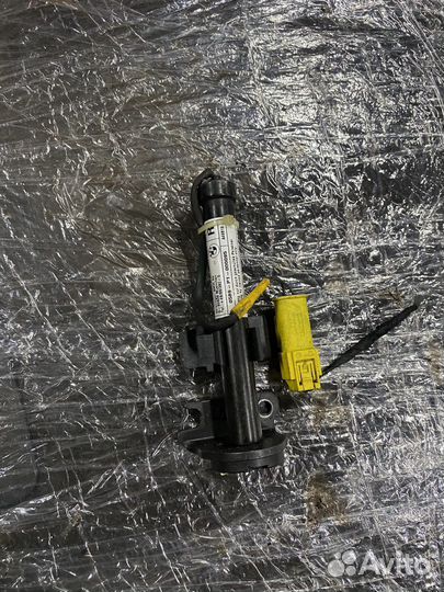 Пиропатрон петли капота правый BMW X3 G01 X3 G08