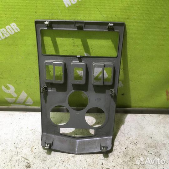 Рамка магнитолы Рено Логан