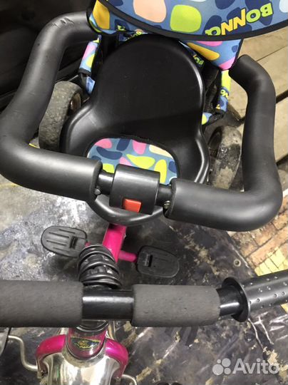 Трехколесный велосипед с родительской ручкой