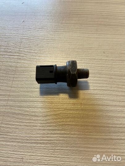 Датчик давления масла Nissan Qashqai J10