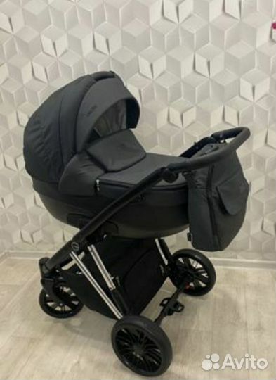 Коляска 3 в 1 с автолюлькой
