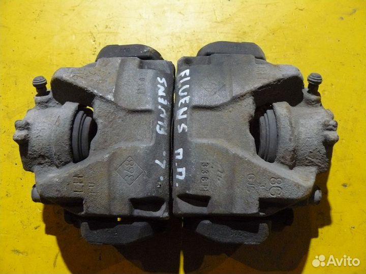 Суппорт передний для Renault Fluence 2013г