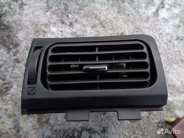 Дефлектор левый Toyota Premio AZT240 1AZ-FSE