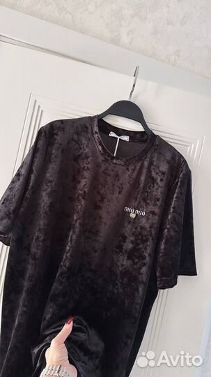 Велюровая футболка miu miu