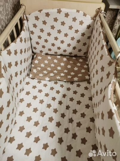 Бортики и постельное белье в кроватку