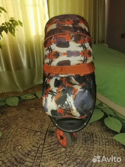 Прогулочная коляска