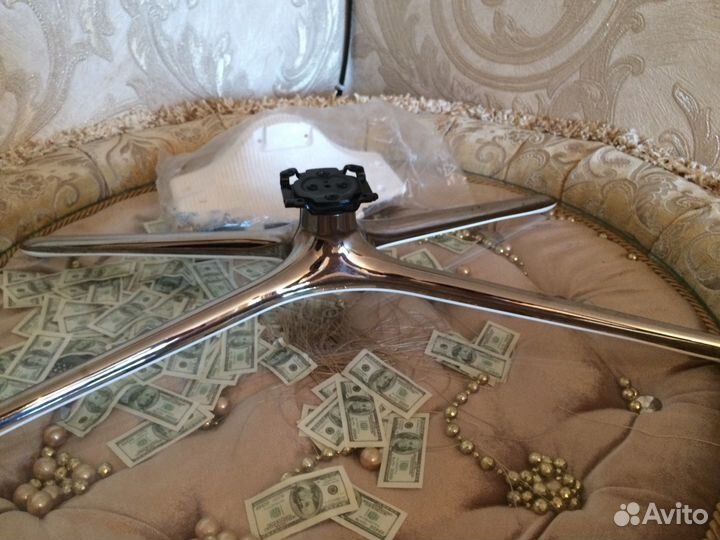 Новая подставка под телевизор