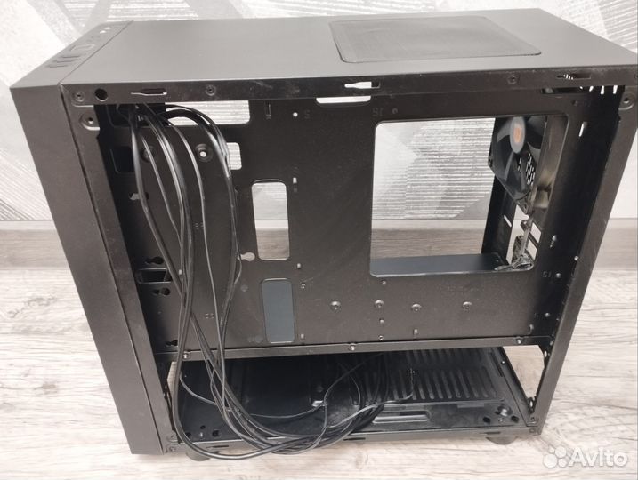 Корпус Thermaltake Versa H17