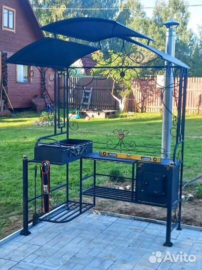Мангал с крышей