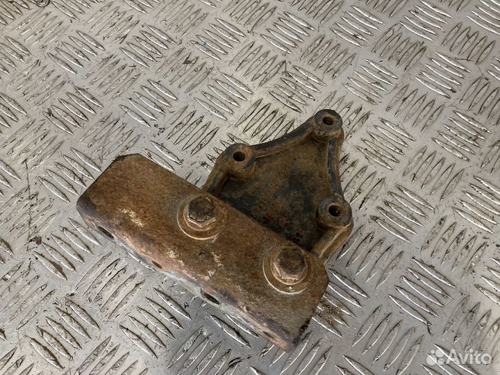 Кронштейн Mercedes-Benz A9416861128