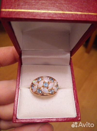 Золотое кольцо бриллианты, опалы, топазы, р. 18
