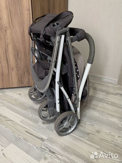 Компактная прогулочная коляска