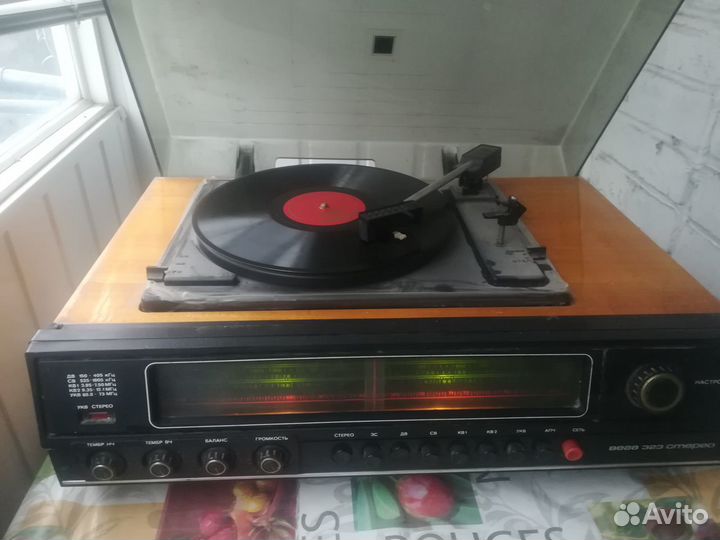 Проигрыватель винила СССР