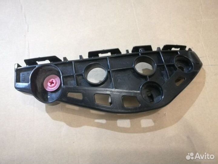 Кронштейн бампера передний Lexus Rx 3