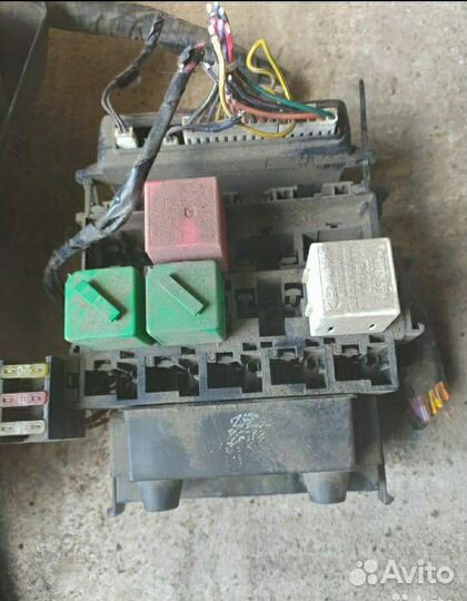 Блок предохранителей Форд Фиеста