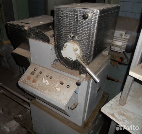 Машина для изготовления крекерных и макаронных изд
