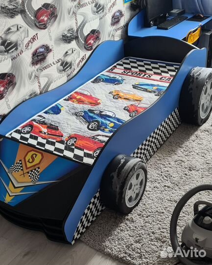 Кровать машинка