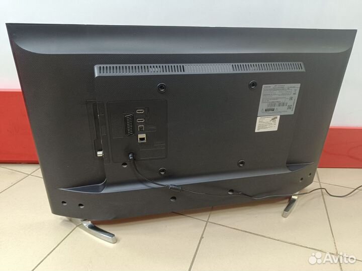 Телевизор Samsung 32j4500k