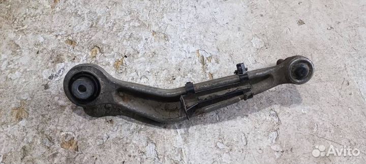 Рычаг задний поперечный правый 33326770860