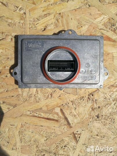 Блок розжига ксенона Peugeot 3008 2 2019