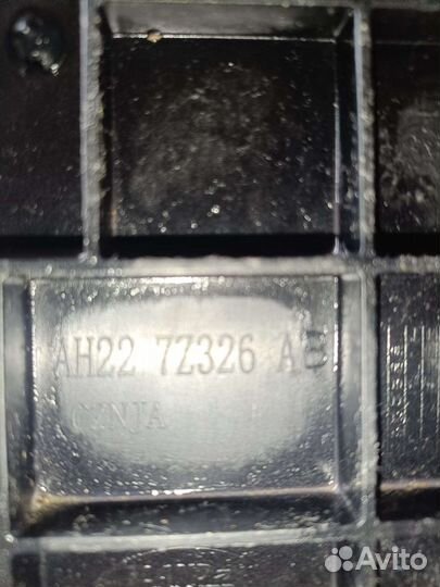 Кронштейн блока управления Land Rover Discovery