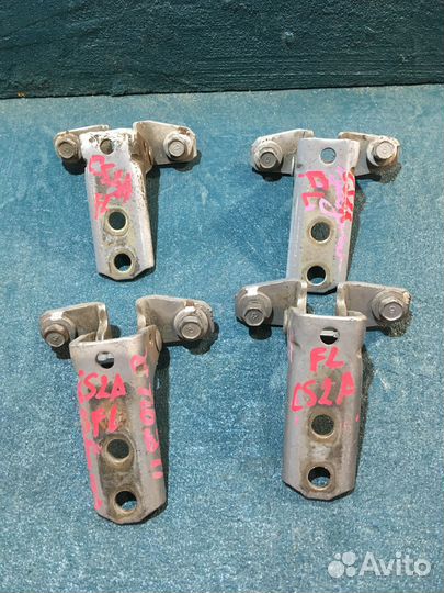 Петля (пара) FL двери Mitsubishi Lancer CS