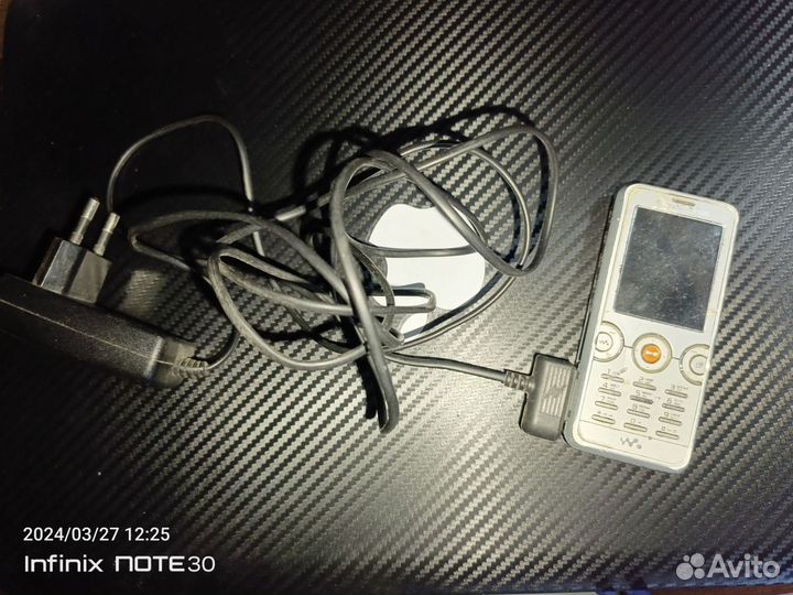 Зарядное устройство для телефона Ericsson W610i