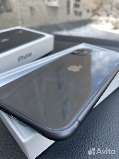 iPhone 11, 64 ГБ