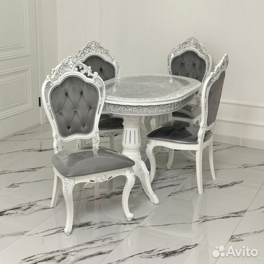 Стол и стулья новые