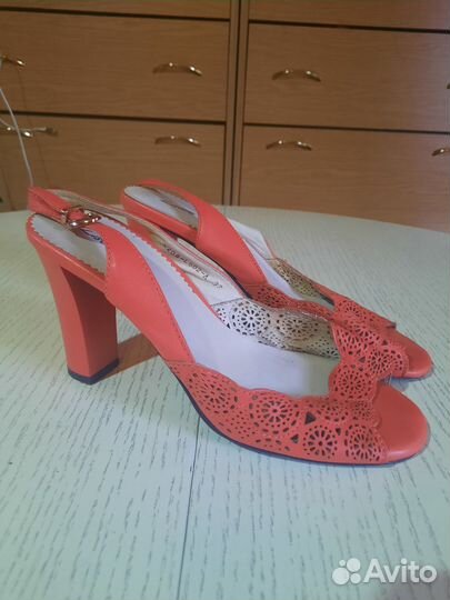 Босоножки натуральная кожа 38 размер