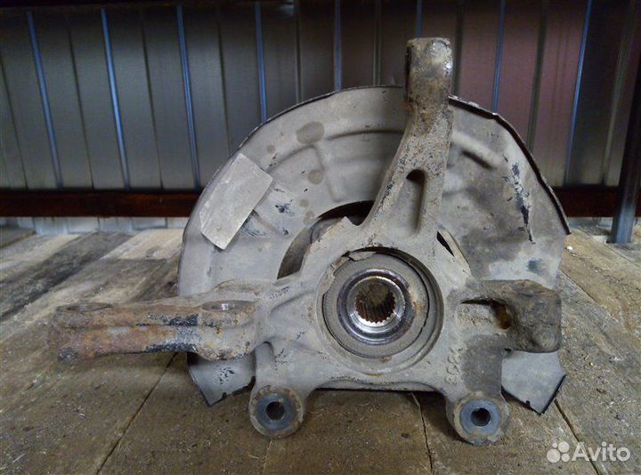 Кулак (цапфа) передний правый Chevrolet Aveo T300
