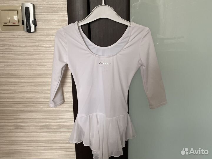 Гимнастический купальник с юбкой