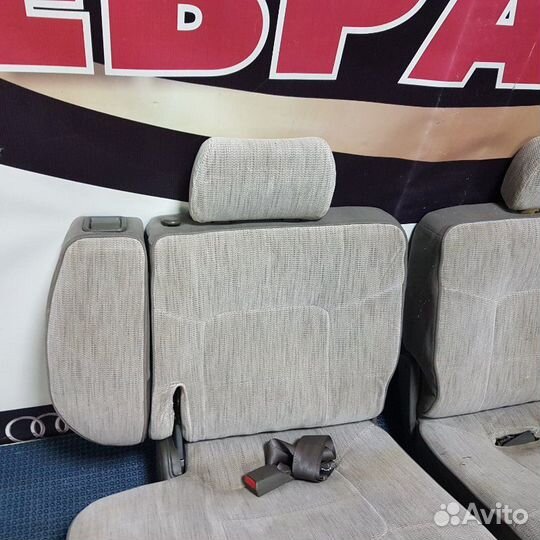 Сиденье заднее Mitsubishi Pajero V45W 6J72 1994