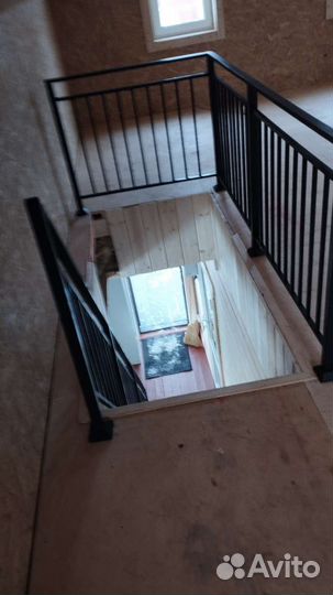 Лестница из металла в дом