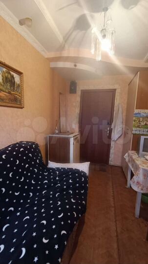 Комната 10 м² в 5-к., 3/5 эт.