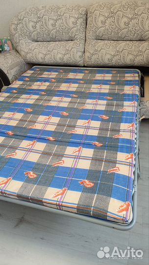 Диван очень классный бу