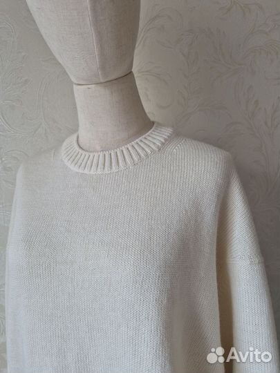 Свитер женский оверсайз молочного цвета