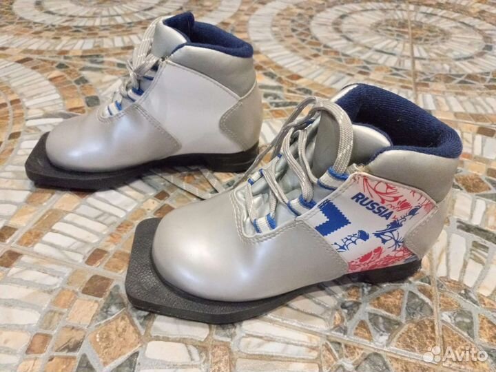 Лыжные ботинки р-р 30