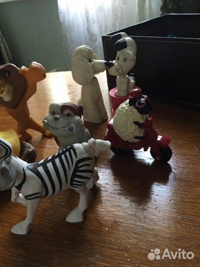 Герои из различных мультфильмов