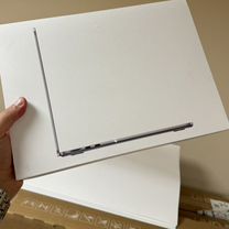 Macbook Air 13/ M3 /8/256/Silver