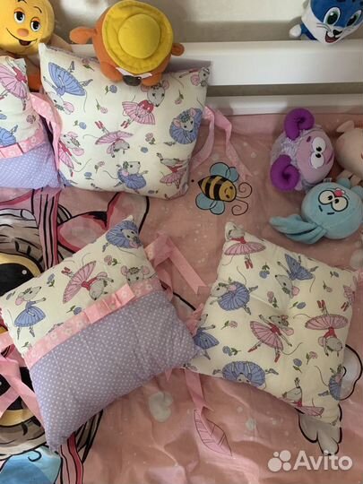 Бортики в детскую кроватку для девочки