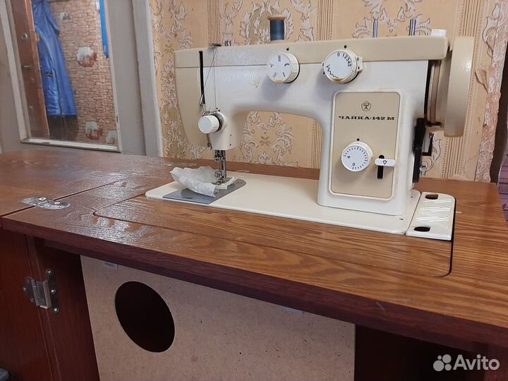 Швейная машинка Чайка 142 М