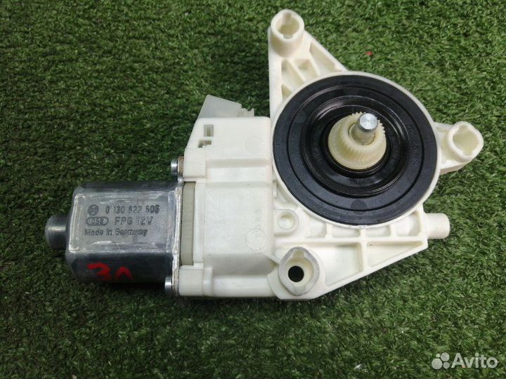 Блок моторчика стеклоподъемника задний левый