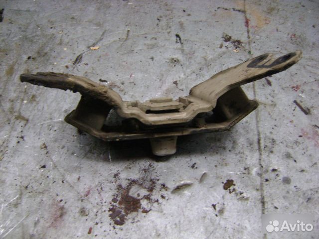 Опора АКПП Toyota Land Cruiser 200