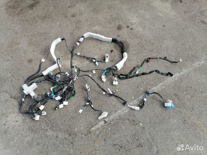 Проводка центральной консоли Toyota Land Cruiser