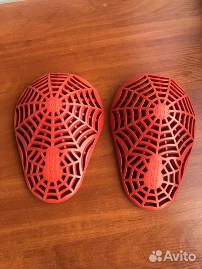 Защита коленей в мотоджинсы