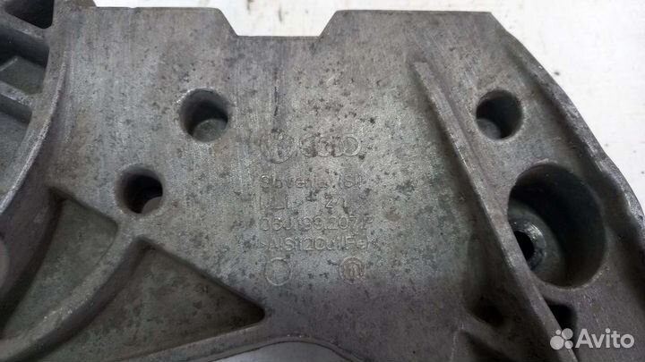 Кронштейн двигателя правый VAG