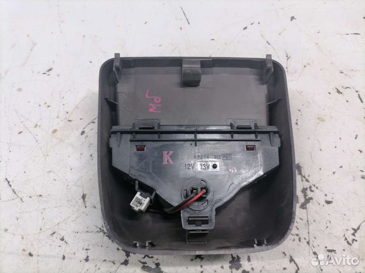 Стоп сигнал Nissan Bluebird 14