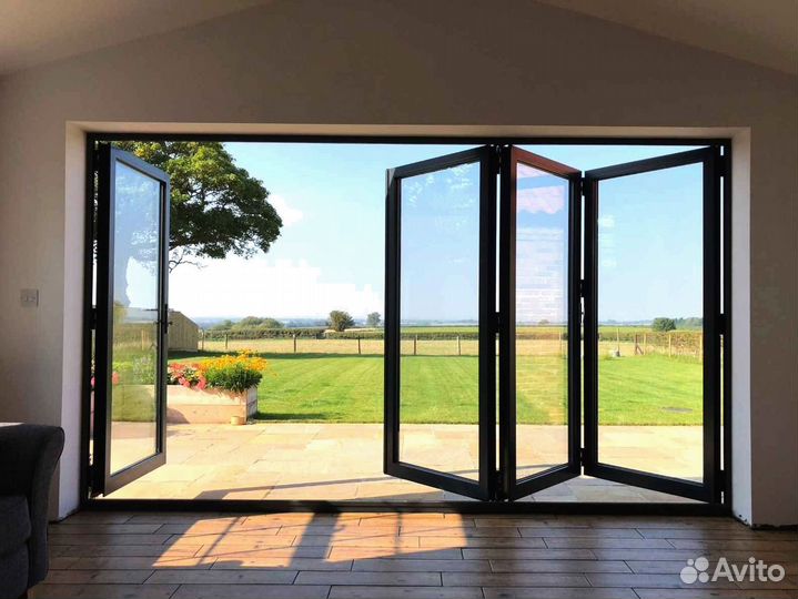 Стеклянная дверь