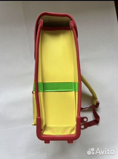 Ранец школьныйиз пластика